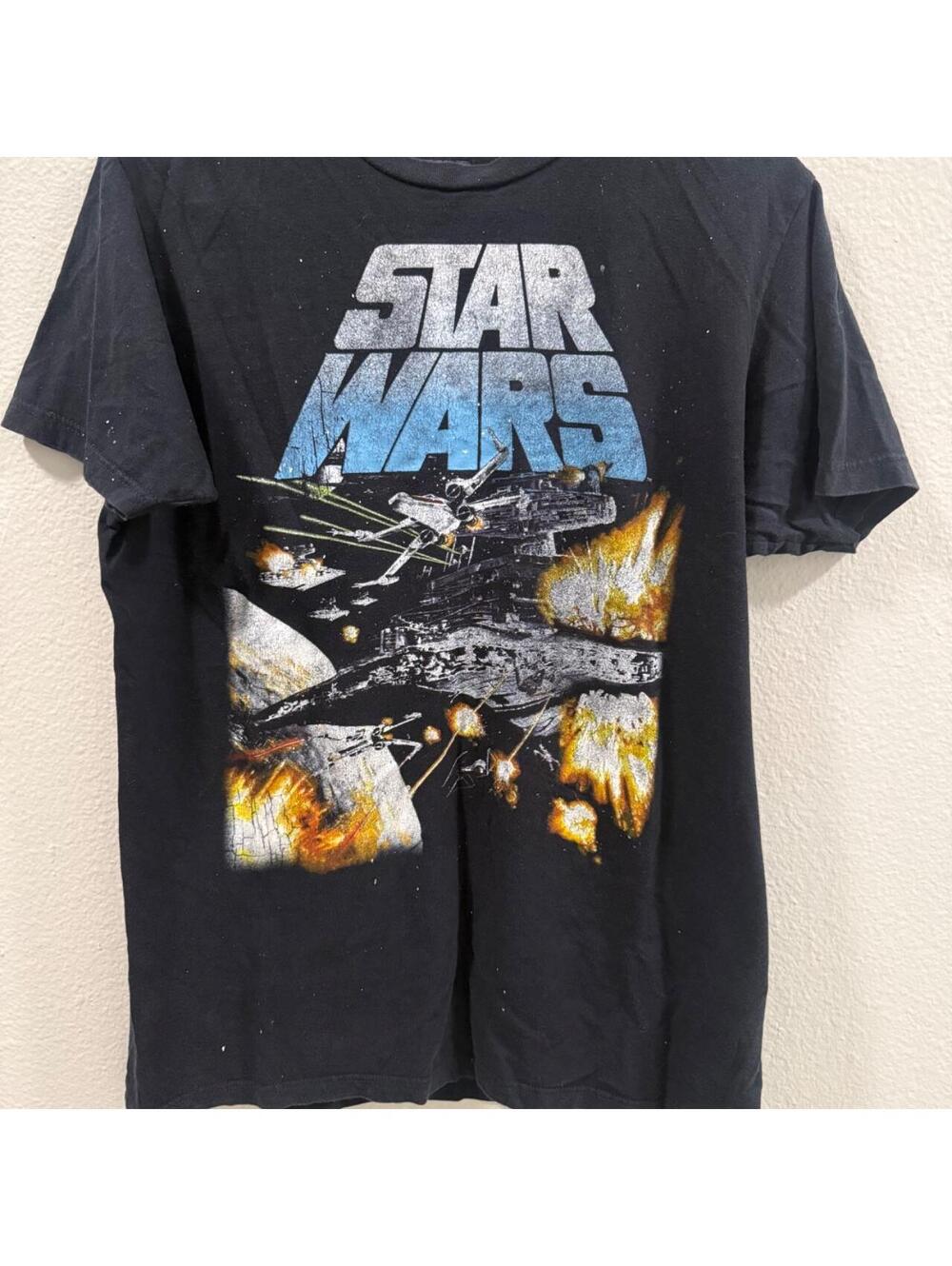Size M star wars T-shirt black